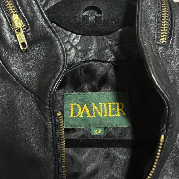 Danier Vintage Leather Vest – Black – XS – Moto-Inspired with Gold Zippers - Picture 7 of 10